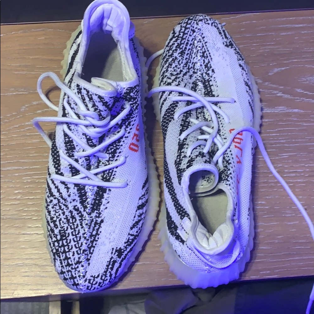 Size 10 never worn yezzys
